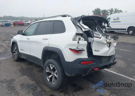 2016 Jeep Cherokee Trailhawk z USA, uszkodzony, nr VIN 1C4PJMBS4GW179121